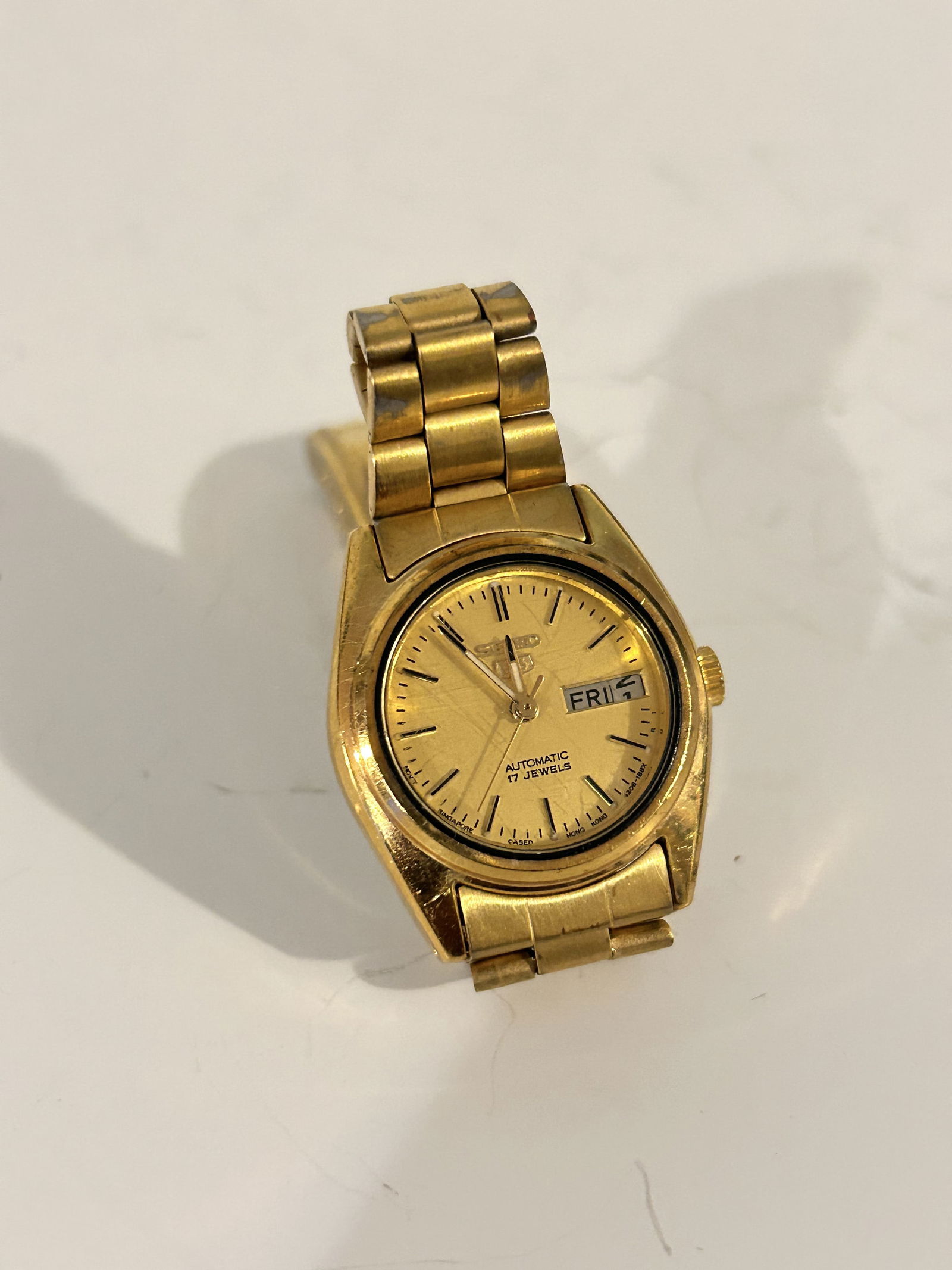 Seiko 5 Automatic Date Day Reader 17 Jewels goldtone Stainless works great! Light scratches to face (1 of 5)