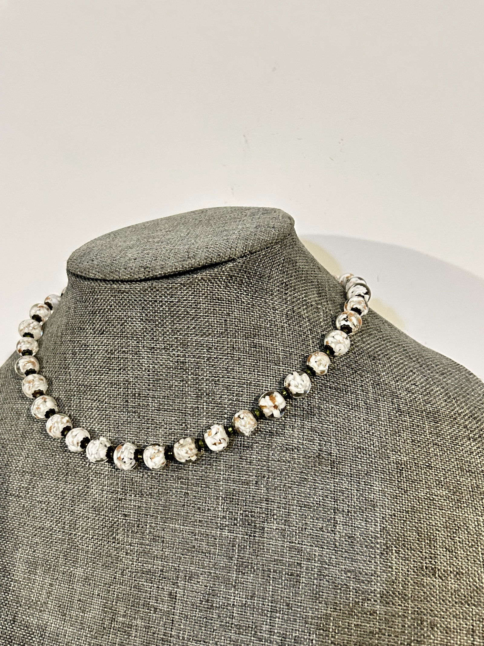 Vintage Old Murano glass Beaded Necklace 14" (1 of 4)