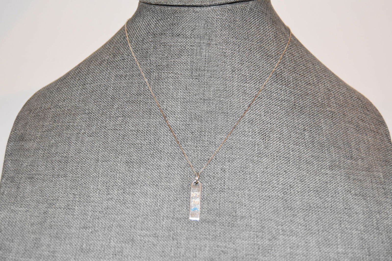 Tiffany & Company Sterling Silver Bar N.Y 20 Pendant Necklace 18" (1 of 4)