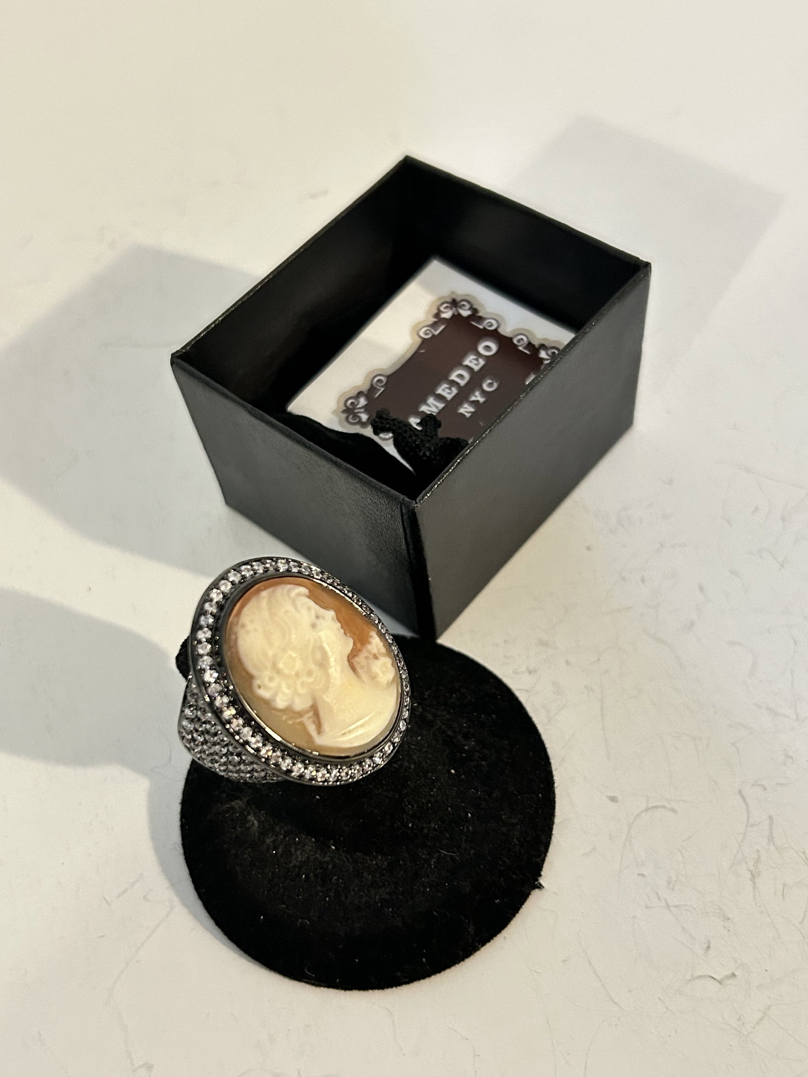 Signed Amedeo NYC Big Shell Cameo Ring Pave Gun Metal Finish Size 9: Signed Amedeo NYC Big Shell Cameo Ring Pave Gun Metal Finish Size 9 Please view all photos as they are part of the description and condition of this Item, Feel free to contact me with questions or pic