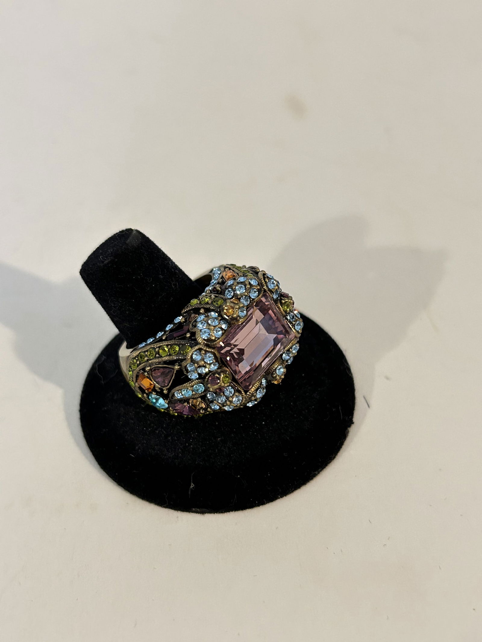 Designer Heidi Daus Crystal Ring Size 9 (1 of 5)