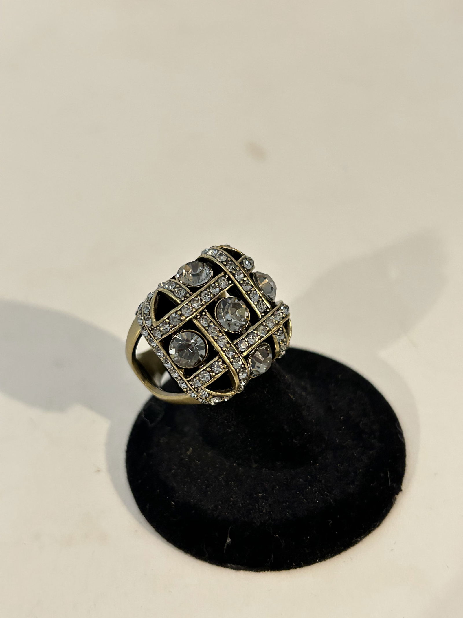 Designer Heidi Daus Crystal Ring Size 8 (1 of 6)