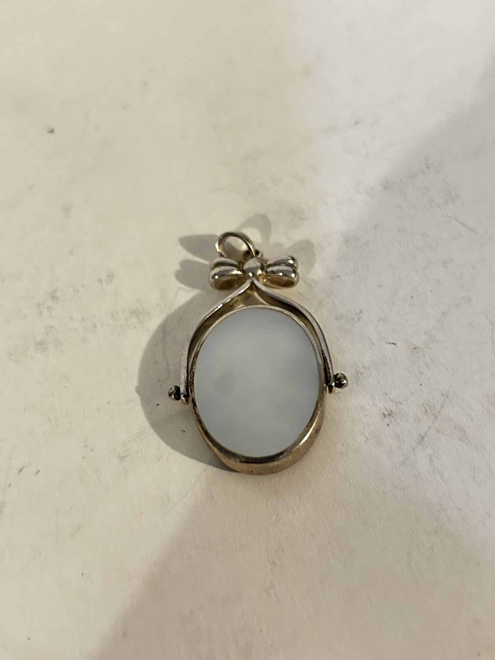 Vintage Sterling Silver two way Pendant onyx & mother of pearl: Vintage Sterling Silver two way Pendant onyx & mother of pearl Please view all photos as they are part of the description and condition of this Item, Feel free to contact me with questions or picture 
