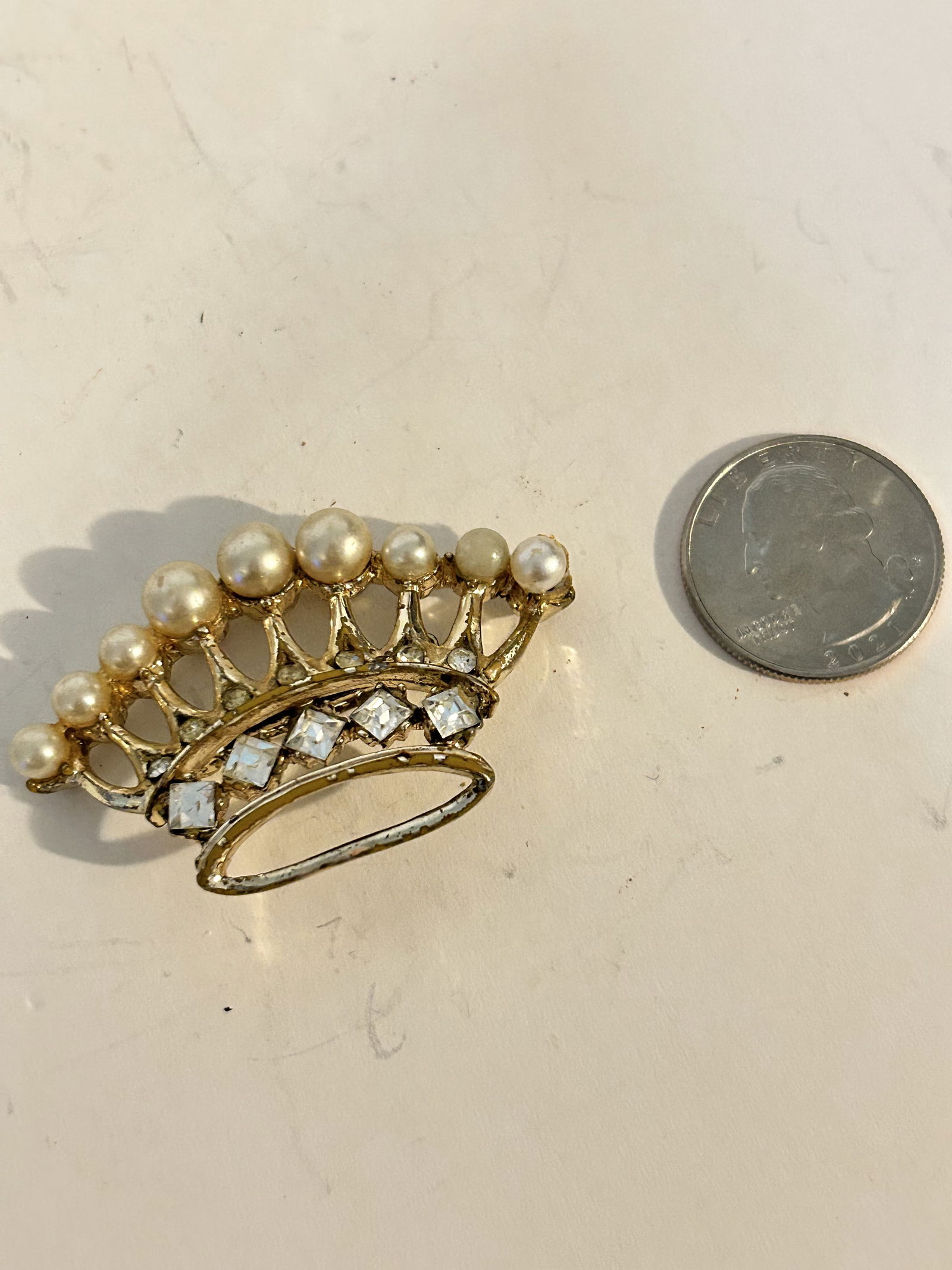 Vintage old crown Brooch (1 of 4)