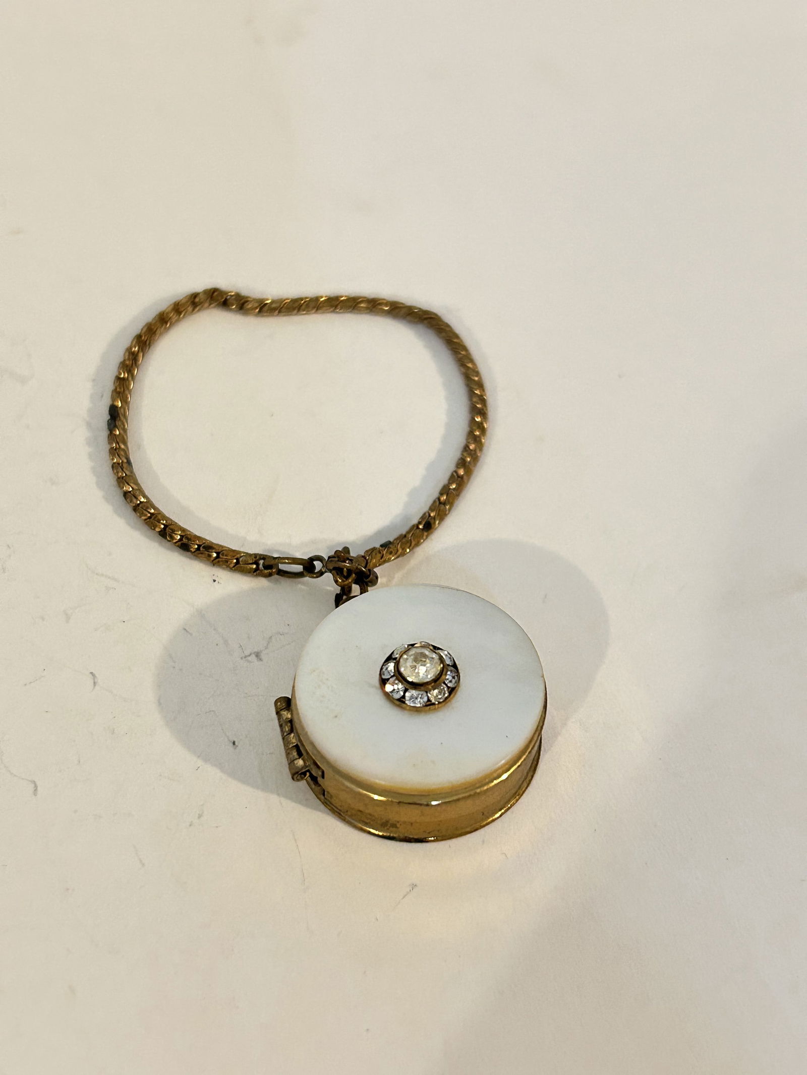 Vintage brass Bracelet pill box mother of pearl 6": Vintage brass Bracelet pill box mother of pearl 6" Please view all photos as they are part of the description and condition of this Item, Feel free to contact me with questions or picture requests! Us