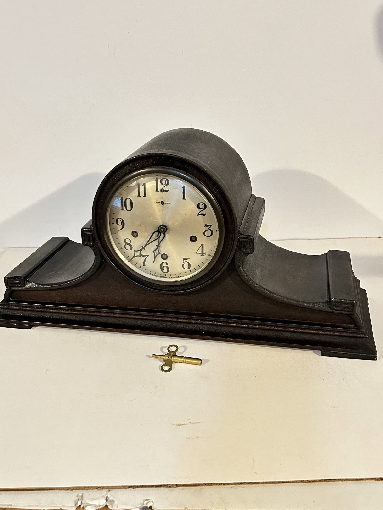 Antique New Haven Mantle clock -  runs - with key and pendulum Nice!!!! (1 of 10)