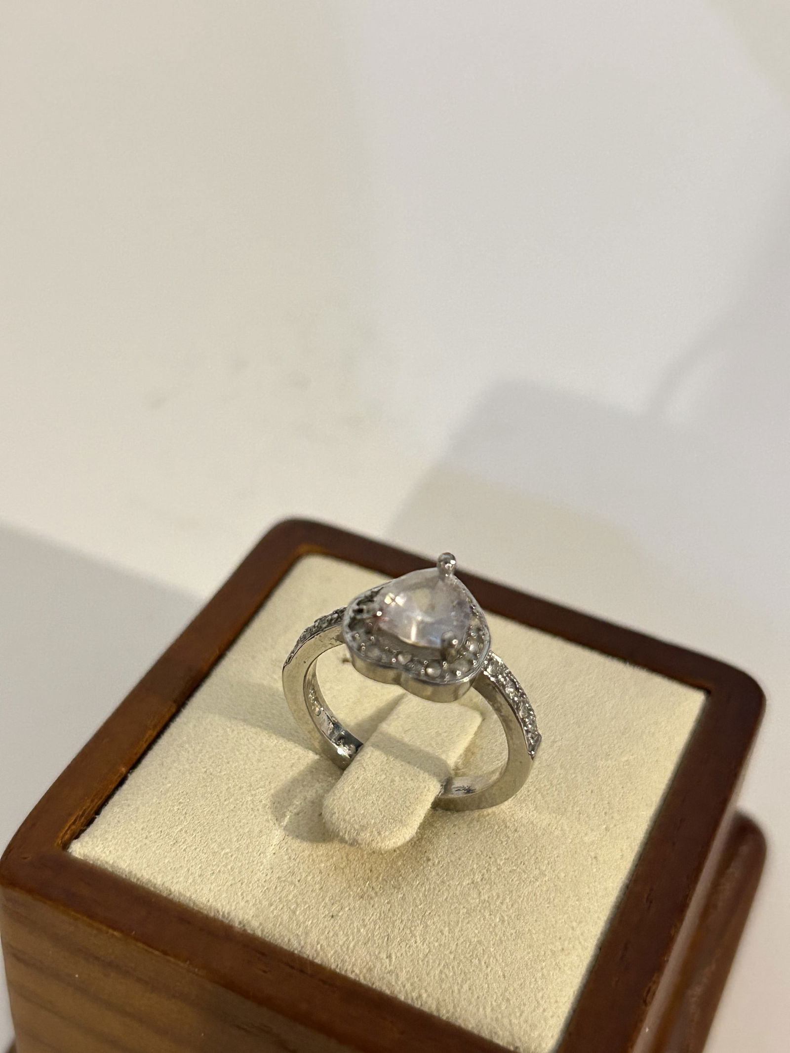 Vintage sterling Silver CZ heart  Ring sz 7 (1 of 5)