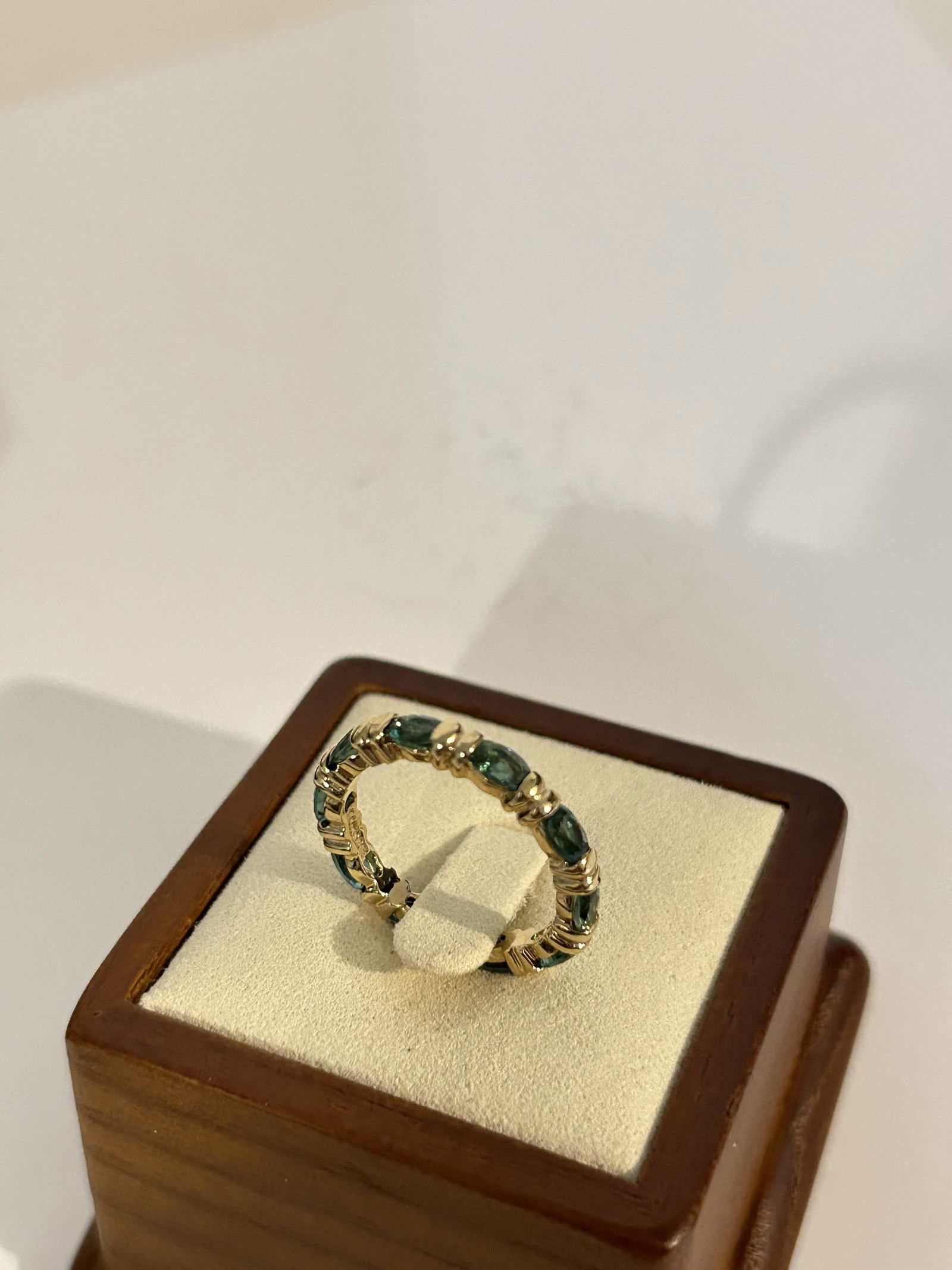 Vintage sterling Silver Camrose & Kross JACKIE KENNEDY Gold Vermeil Sterling Faux Emerald Ring sz 8: Vintage sterling Silver Camrose & Kross JACKIE KENNEDY Gold Vermeil Sterling Faux Emerald Ring sz 8 Please view all photos as they are part of the description and condition of this Item, Feel free to