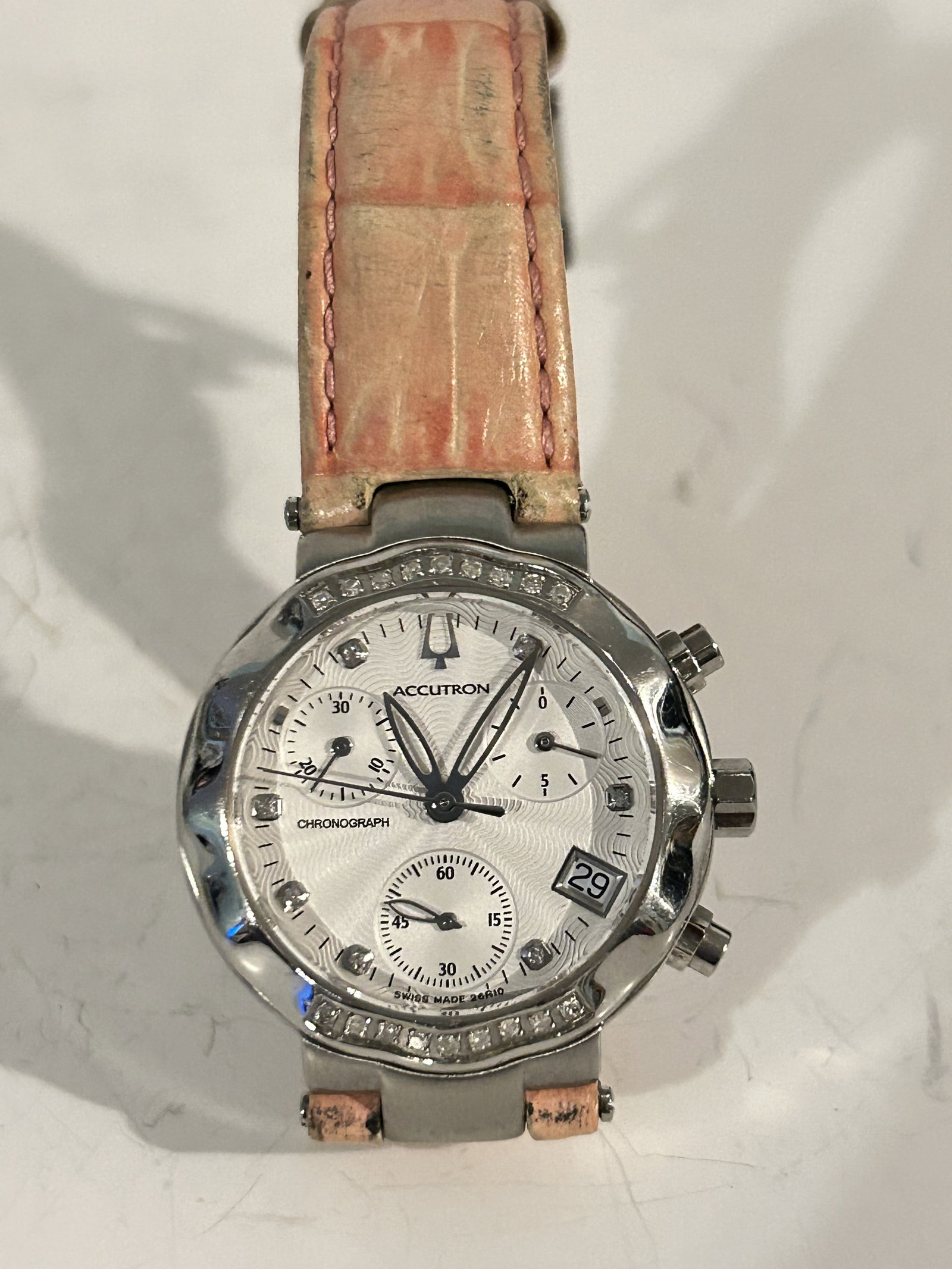 Vintage Bulova Accutron Ladies Diamond Bezel Wrist Watch 26R10 works great!!!: Vintage Bulova Accutron Ladies Diamond Bezel Wrist Watch 26R10 works great!!! Please view all photos as they are part of the description and condition of this Item, Feel free to contact me with questi
