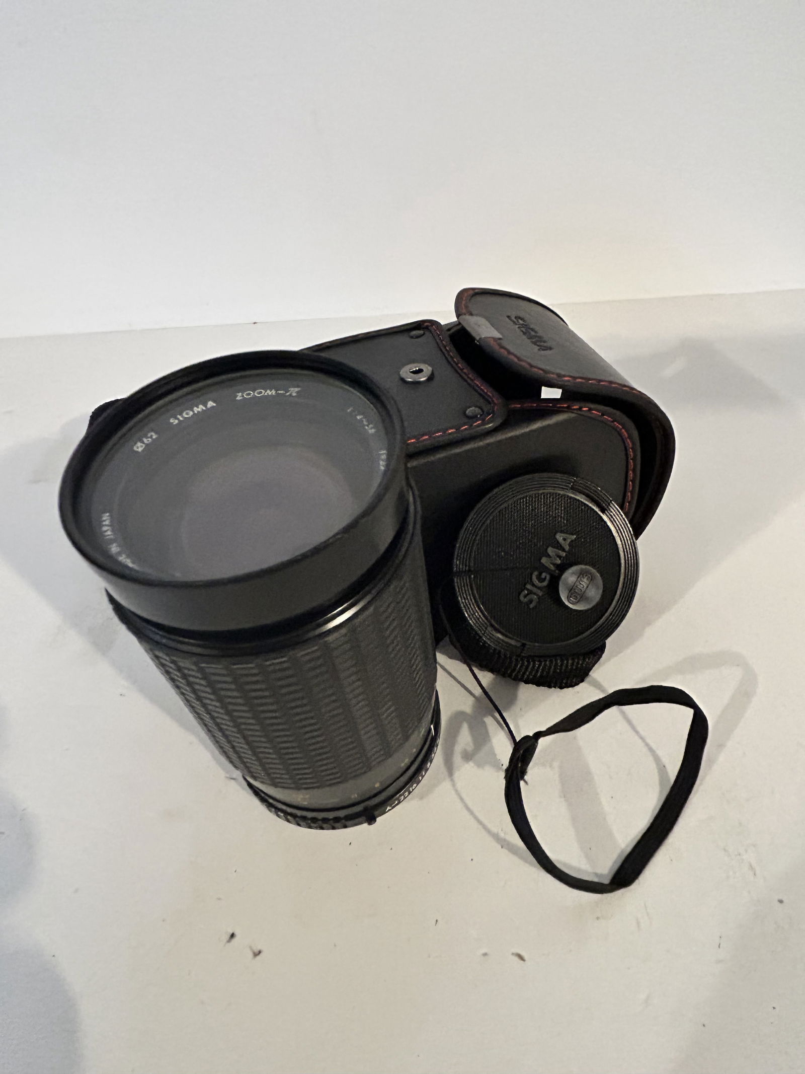 Sigma Vintage Macro Camera Zoom Lens 1:4-5.6 f=35-200mm 62 Made In Japan with case (1 of 7)