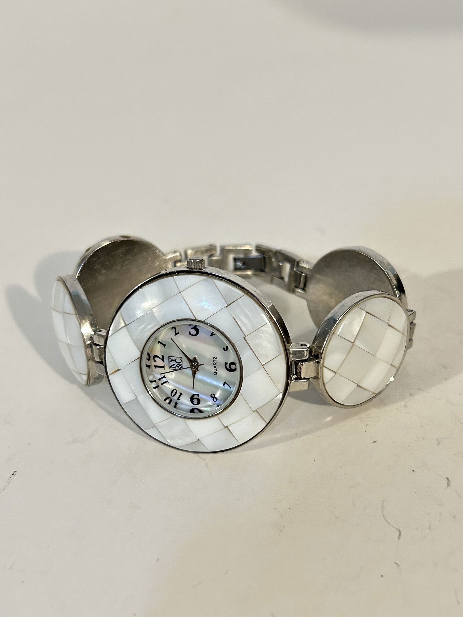 NY&C Women's Silver Tone mother of pearl Quartz Watch works great!!! (1 of 5)