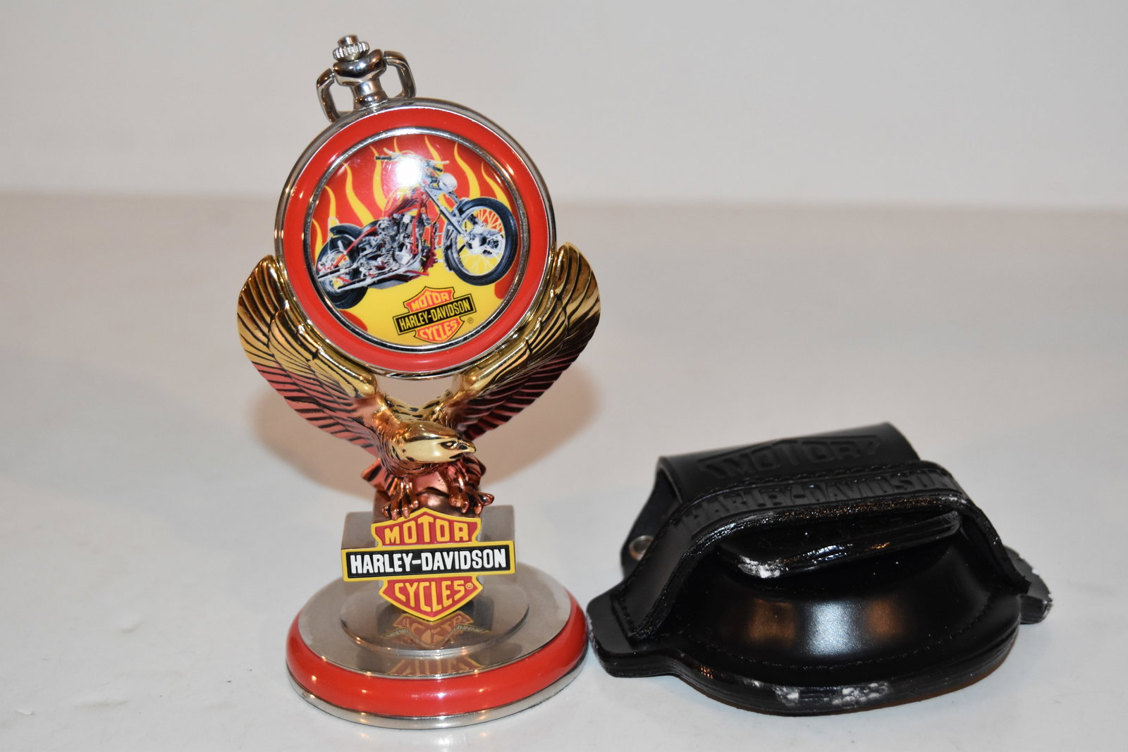 The Franklin Mint Harley Davidson Pocket Watch with Stand & leather pouch (1 of 8)