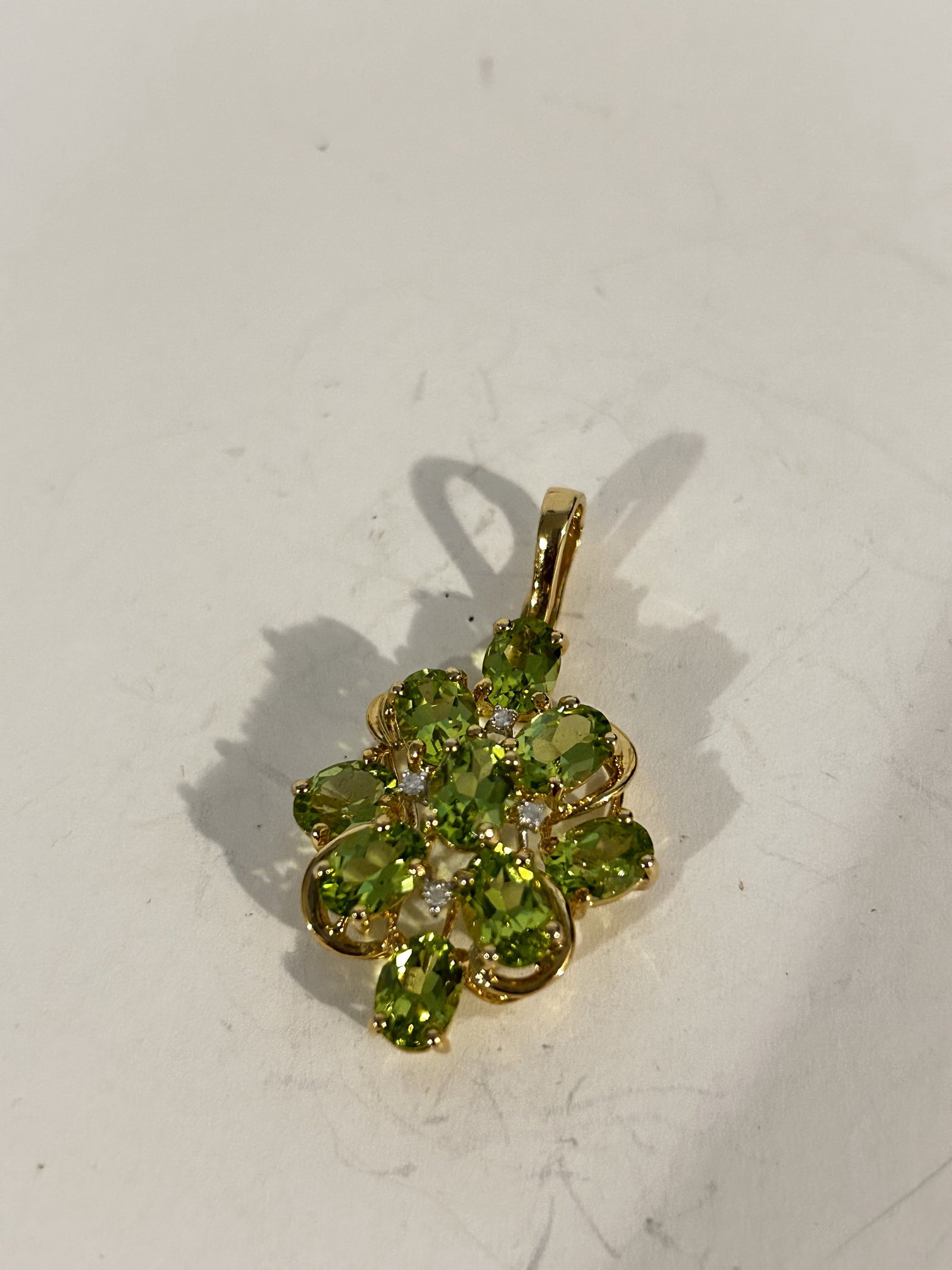 Vintage Sterling Silver Tanzanite Pendant: Vintage Sterling Silver Tanzanite Pendant Please view all photos as they are part of the description and condition of this Item, Feel free to contact me with questions or picture requests! Used Item A