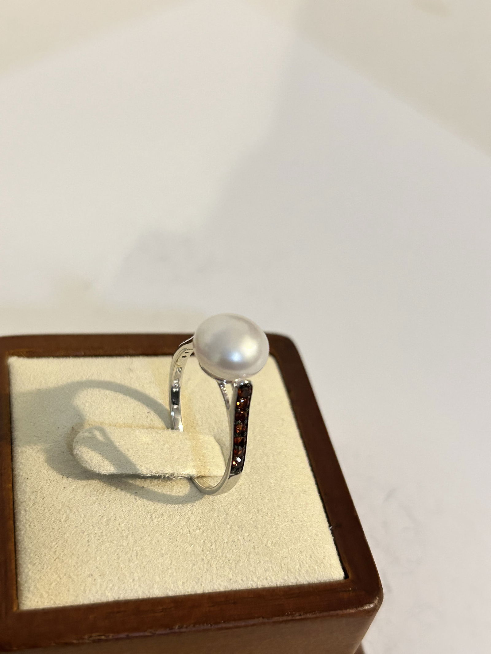 Vintage sterling Silver pearl Ring sz 8 (1 of 4)