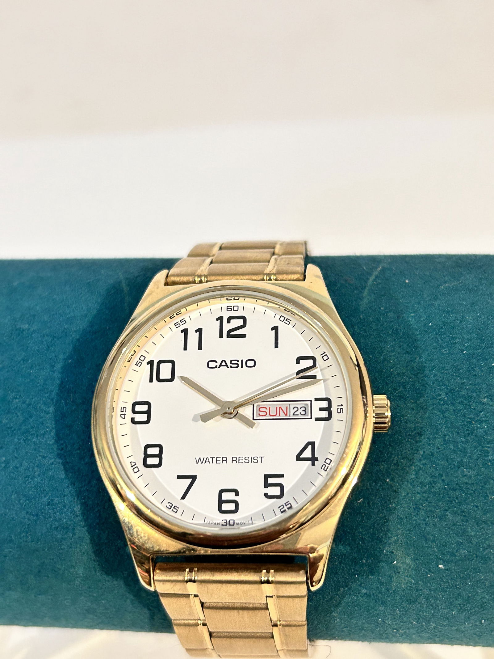 vintage casio working goldtone watch (1 of 6)