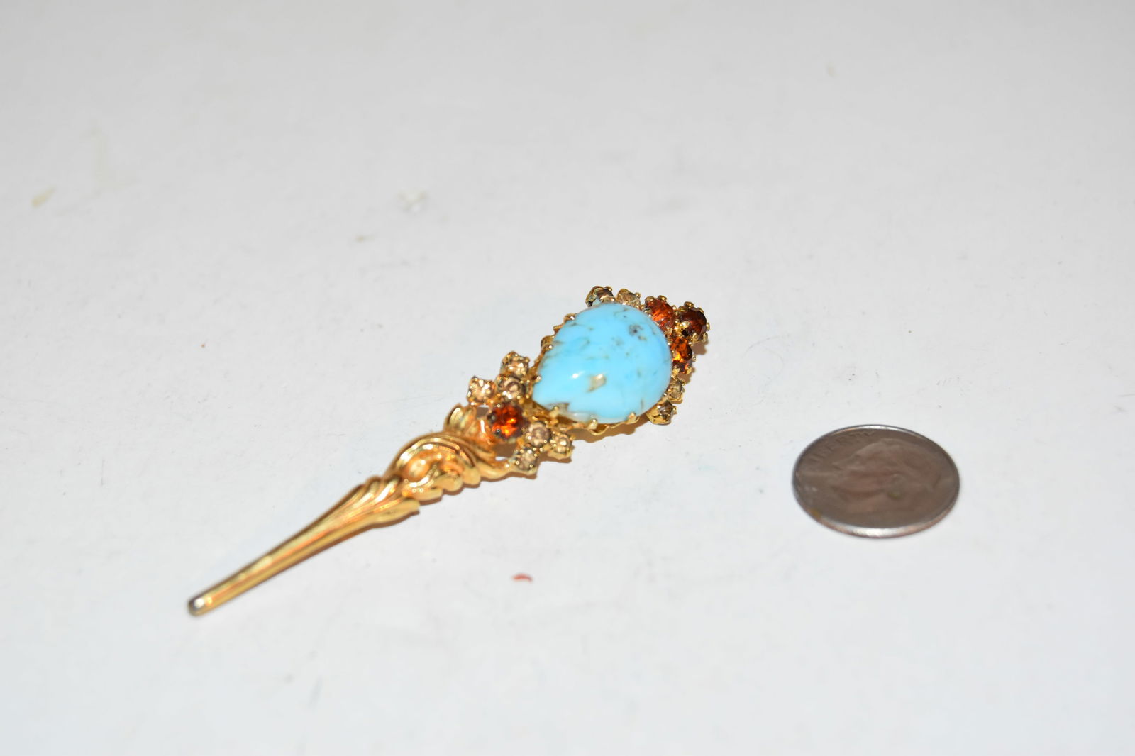 Vintage gold tone rhinestone Brooch (1 of 3)