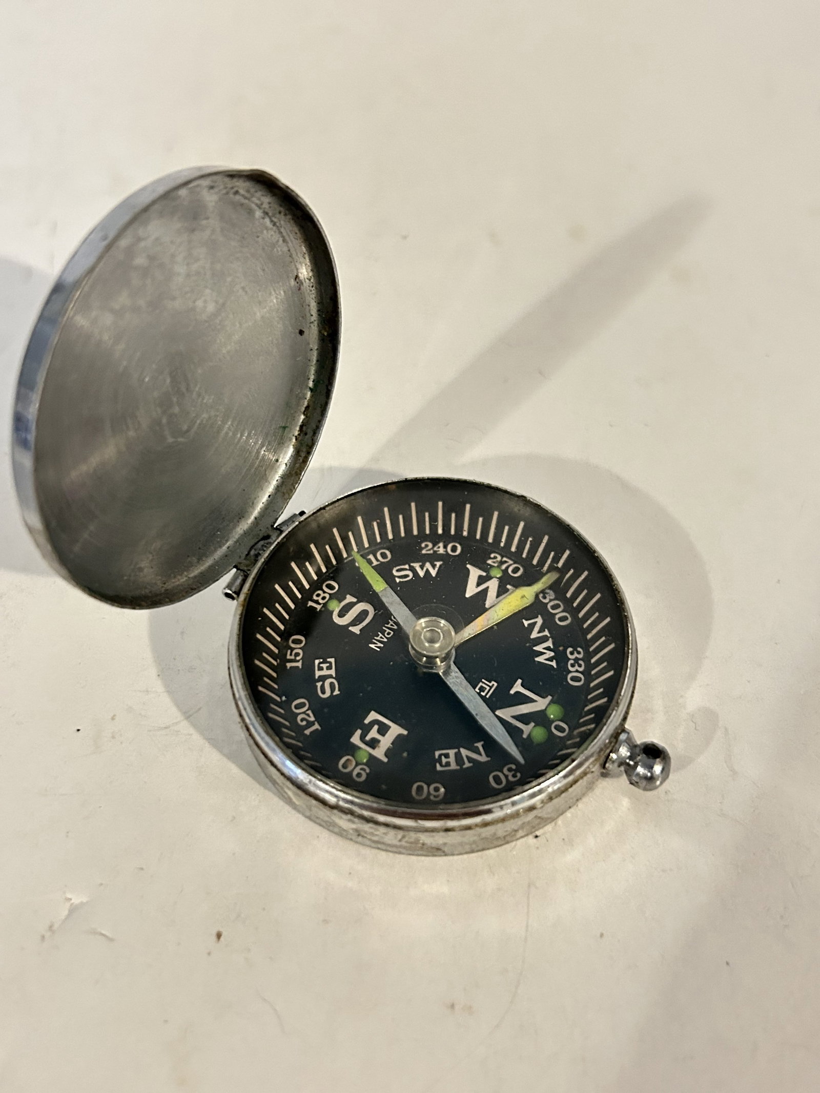 Vintage TC Made in Japan Compass: Vintage TC Made in Japan Compass Please view all photos as they are part of the description and condition of this Item, Feel free to contact me with questions or picture requests! Used Item AS IS