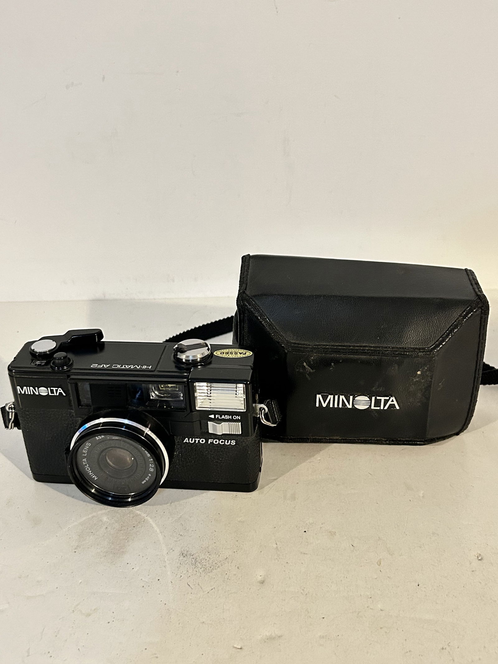 Minolta Hi-Matic AF2 35mm Film Camera with 38mm f/2.8 Lens Vintage works (1 of 5)