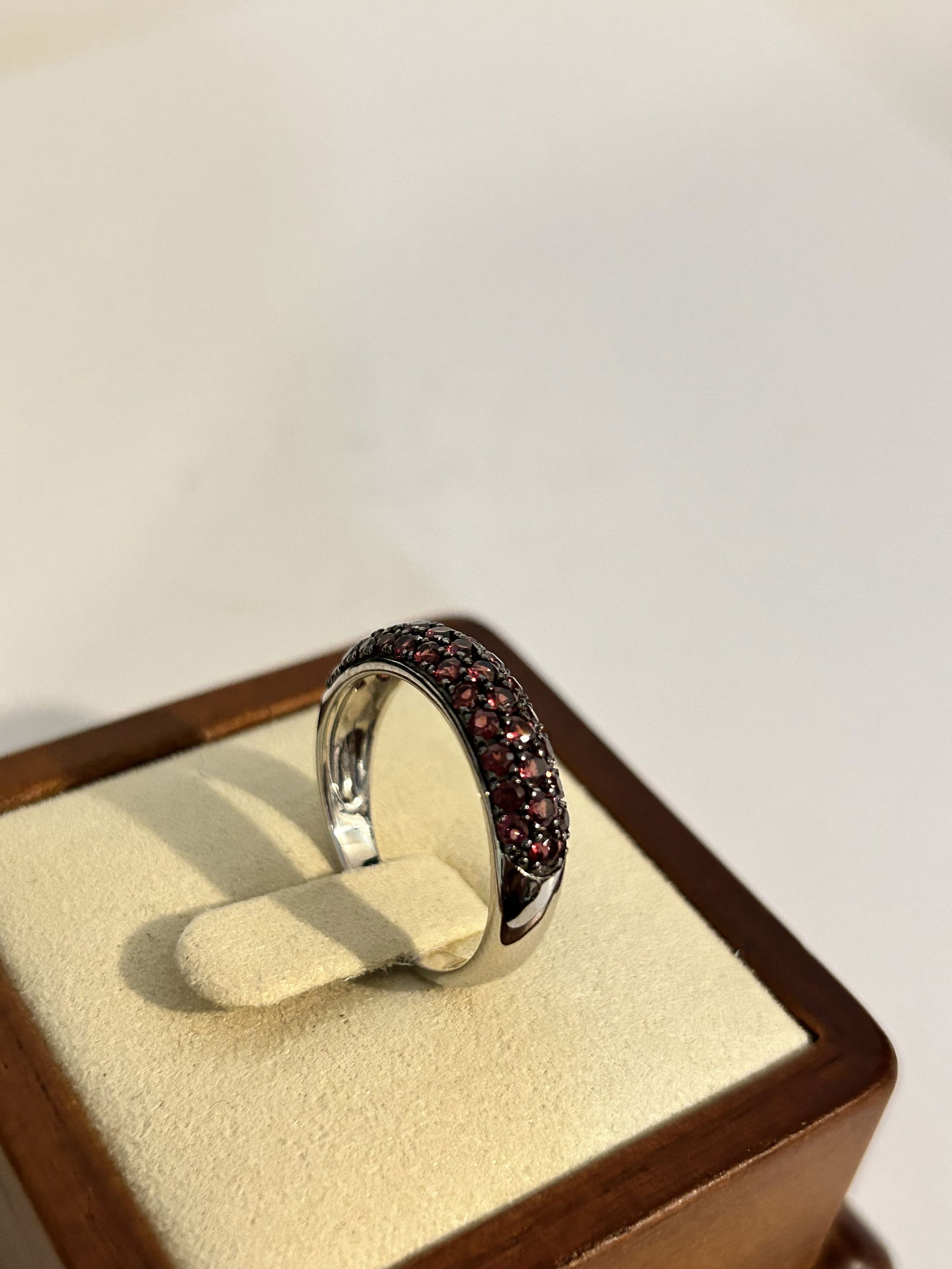 Vintage DK 925 Sterling Silver Faceted Round Garnet Ring Signed sz 8 (1 of 5)