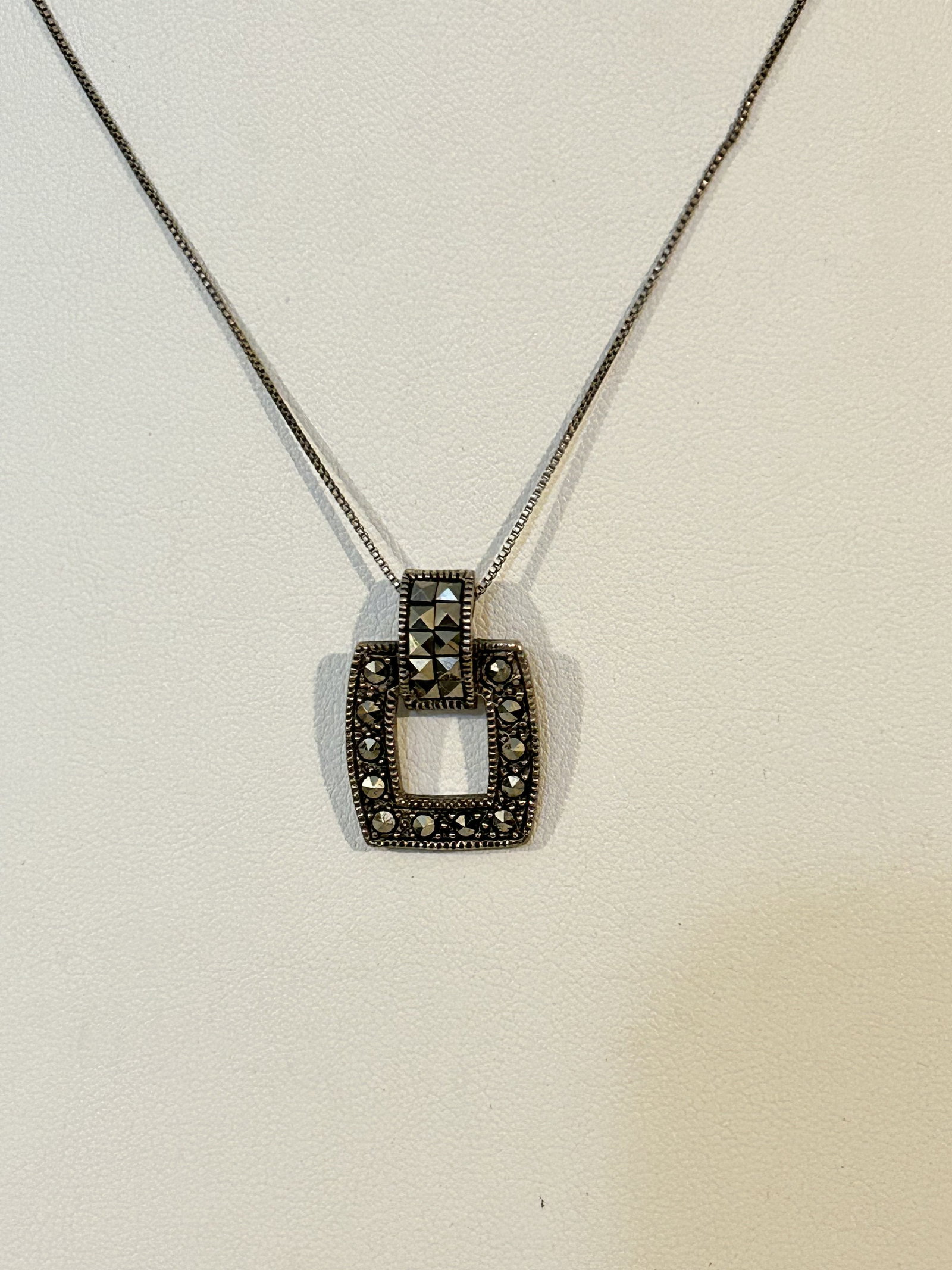 Vintage Sterling Silver marcasite pendant Necklace 15": Vintage Sterling Silver marcasite pendant Necklace 15" Please view all photos as they are part of the description and condition of this Item, Feel free to contact me with questions or picture requests