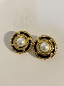 Vintage AK Enamel clipon Earrings