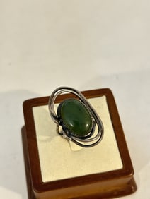 Vintage Sterling Silver green tourmaline Ring sz 9