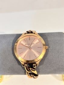 Michael Kors MK3223 Ladies Runway Women's Analog Rose Gold Tone 42mm Watch works needs bat