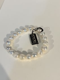 Vintage Honora white pearls stretch Bracelet