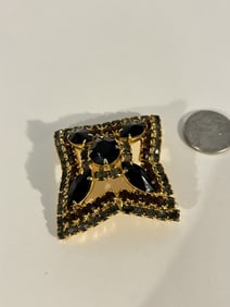 Vintage crystal rhinestone gold tone Brooch