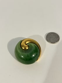 Vintage Brooch Trifari Green swirle old brooch