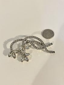 Vintage rhinestone floral Brooch