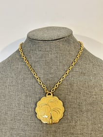 Crown Trifari Vintage Gold Tone pendant Pin/Brooch necklace 17"