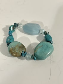 Vintage stretch turquoise bracelet 7"