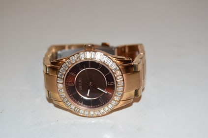 Vintage Relic Watch Analog Rhinestones looks & Works great!!!