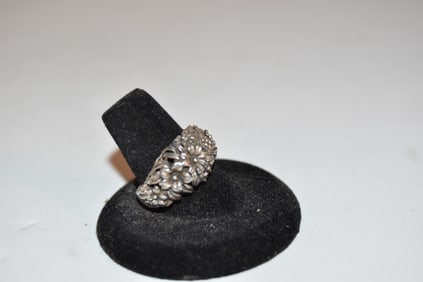 Vintage Sterling Silver floral Ring sz 8
