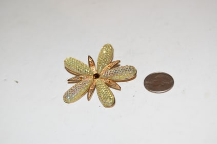 Vintage rhinestone flower Brooch