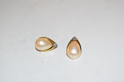 Vintage Richelieu Faux Pearl post Pierced Earrings