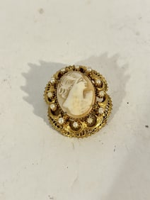 Vtg Signed Florenza Carved Shell Cameo Brooch Pin Clip