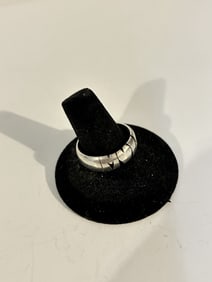 Vintage Sterling Silver ban Ring sz 12 M loves L On it