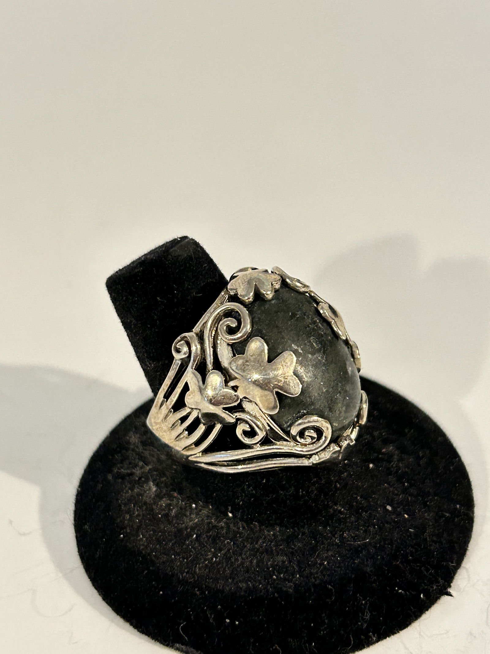 Vintage Navajo SW Sterling Silver Ring sz 8.5 (1 of 6)