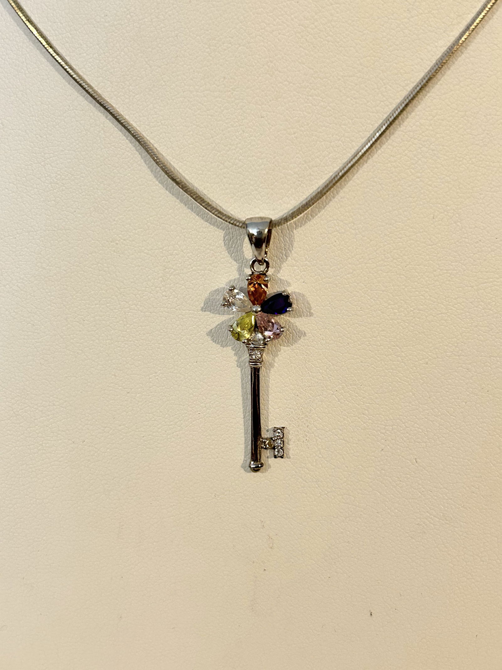 Vintage Sterling Silver multi gem stone key pendant Necklace sz 15" (1 of 4)