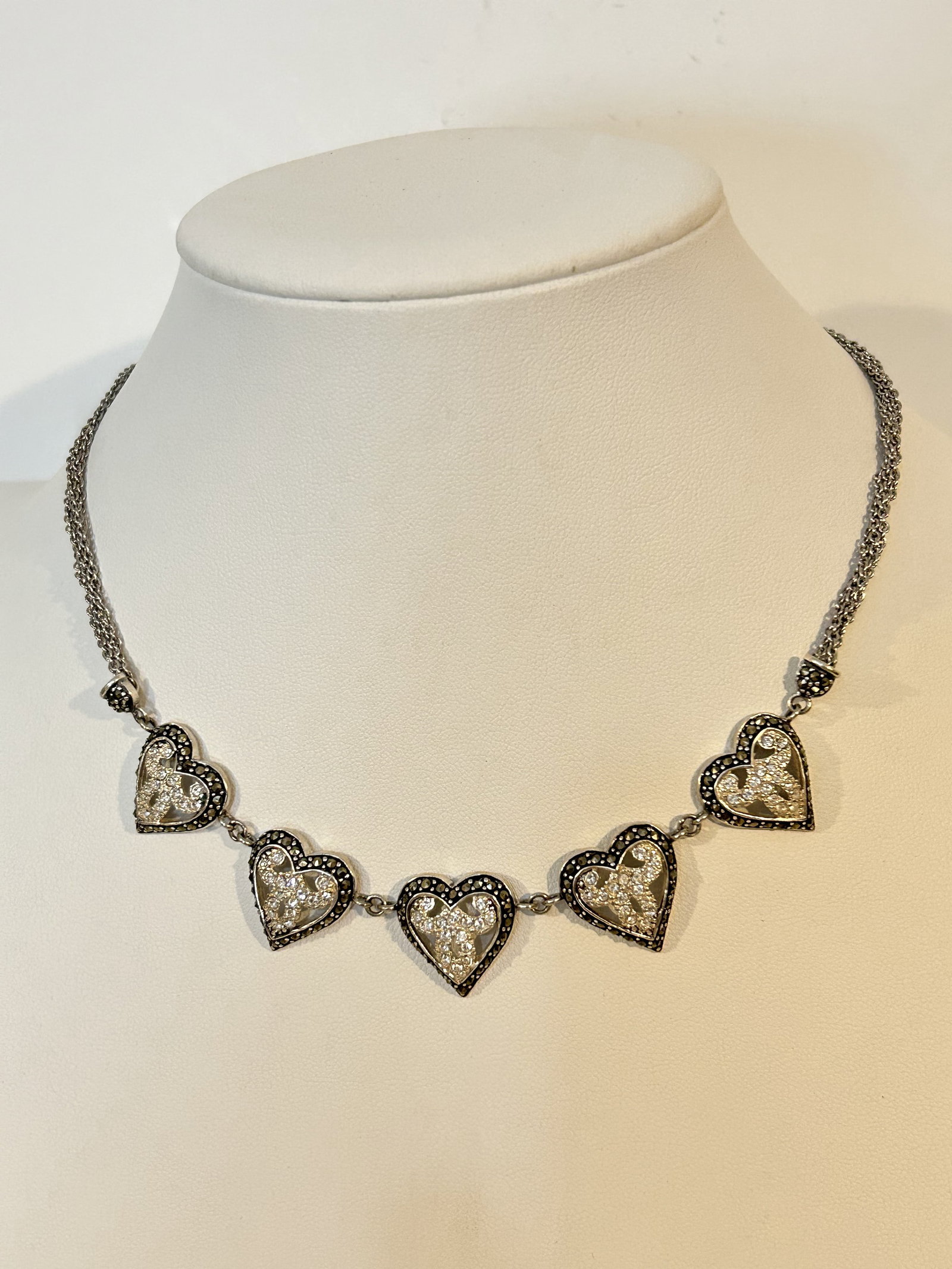 Vintage Sterling Silver multi heart marcasite pendant Necklace sz 14": Vintage Sterling Silver multi heart marcasite pendant Necklace sz 14" Please view all photos as they are part of the description and condition of this Item, Feel free to contact me with questions or p