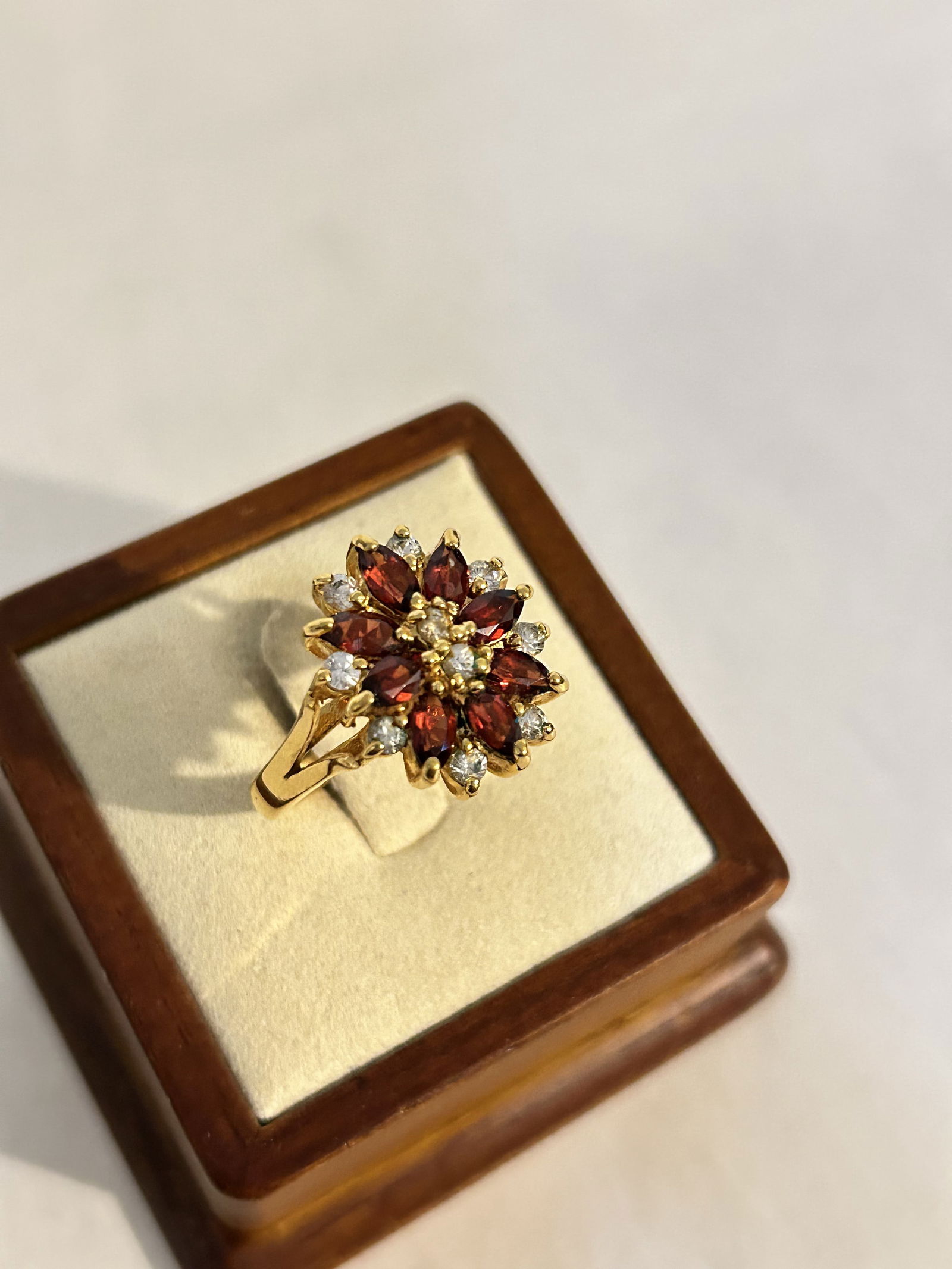 Vintage Sterling gem stone floral Silver Ring sz 8 (1 of 5)