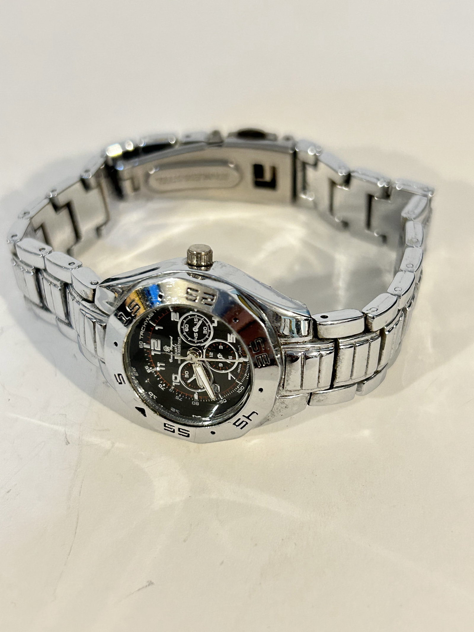Vintage Charles Raymond Analog Watch WORKS GREAT!!!: Vintage Charles Raymond Analog Watch WORKS GREAT!!! Please view all photos as they are part of the description and condition of this Item, Feel free to contact me with questions or picture requests! U