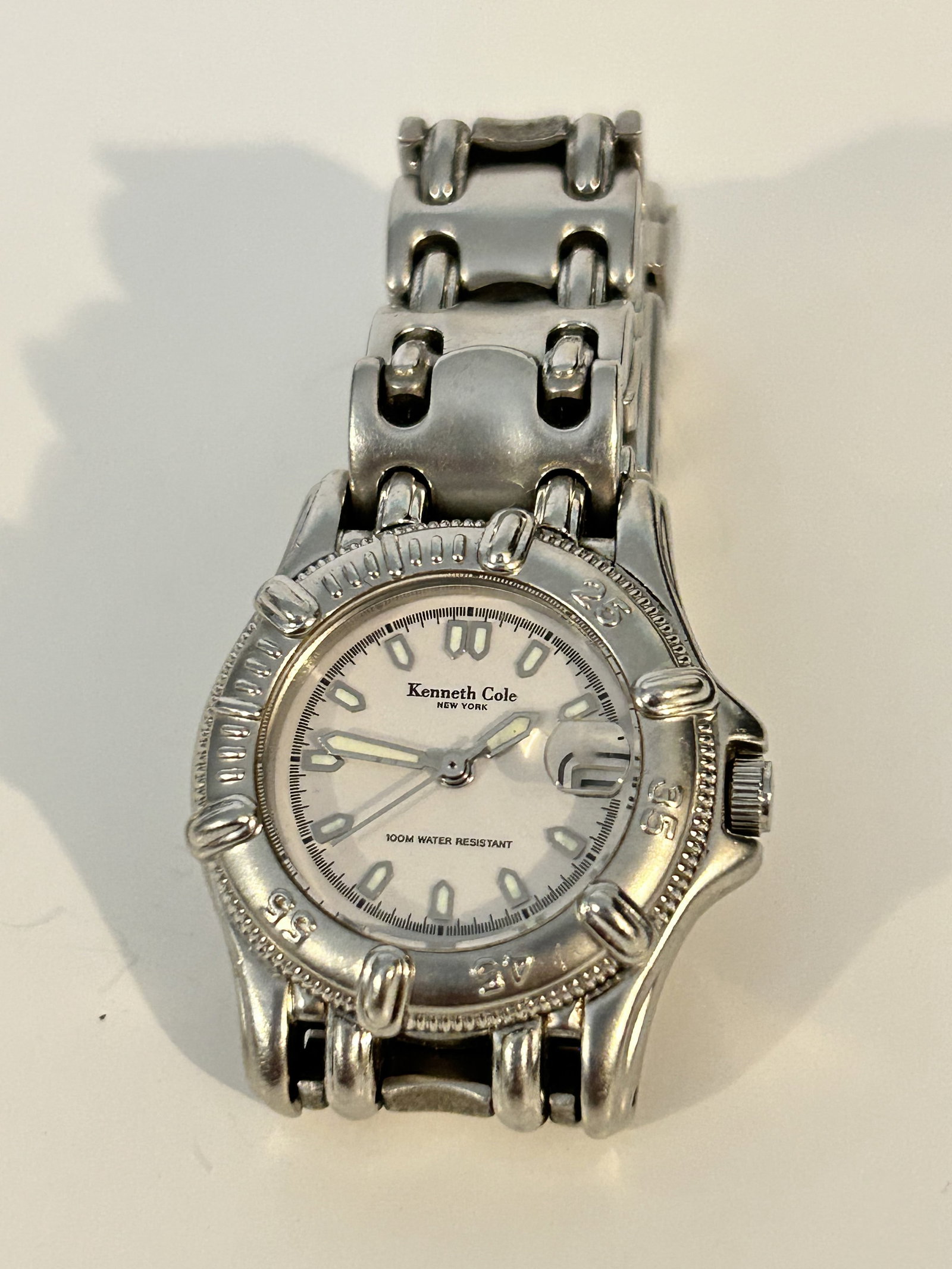 kenneth cole watch KC4062 Works great!!!: kenneth cole watch KC4062 Works great!!! Please view all photos as they are part of the description and condition of this Item, Feel free to contact me with questions or picture requests! Used Item AS