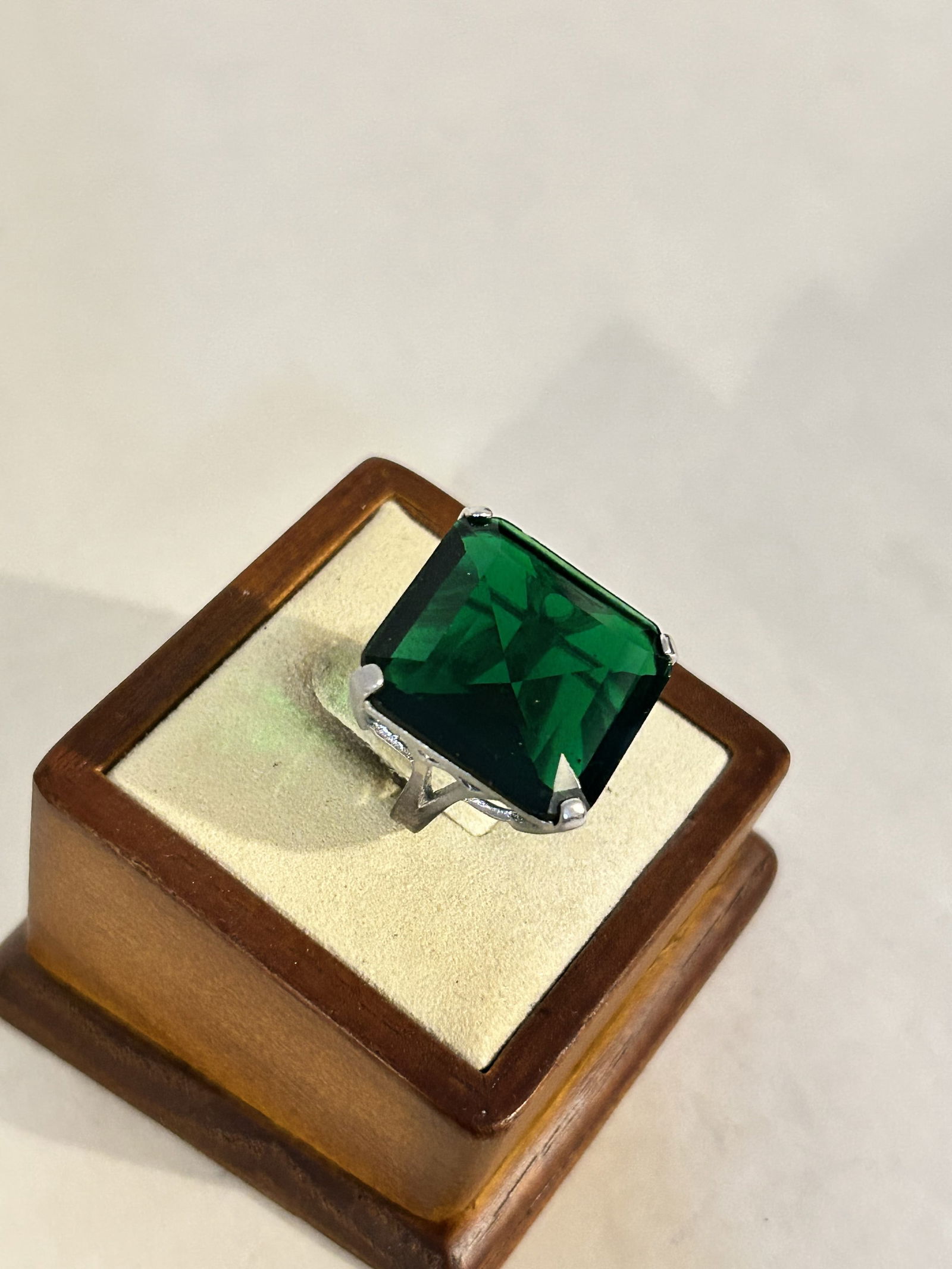 Vintage Sterling Silver Tourmaline green Ring sz 5 (1 of 5)