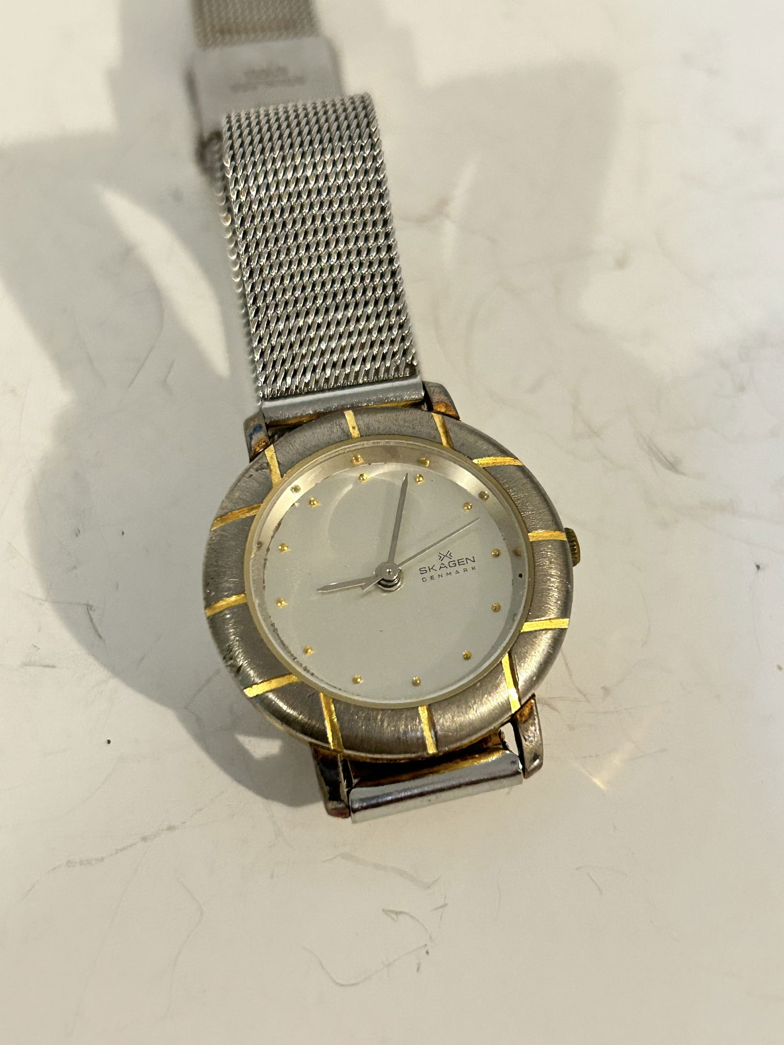 vintage Skagen Ladies Bracelet Watch works: vintage Skagen Ladies Bracelet Watch works Please view all photos as they are part of the description and condition of this Item, Feel free to contact me with questions or picture requests! Used Item