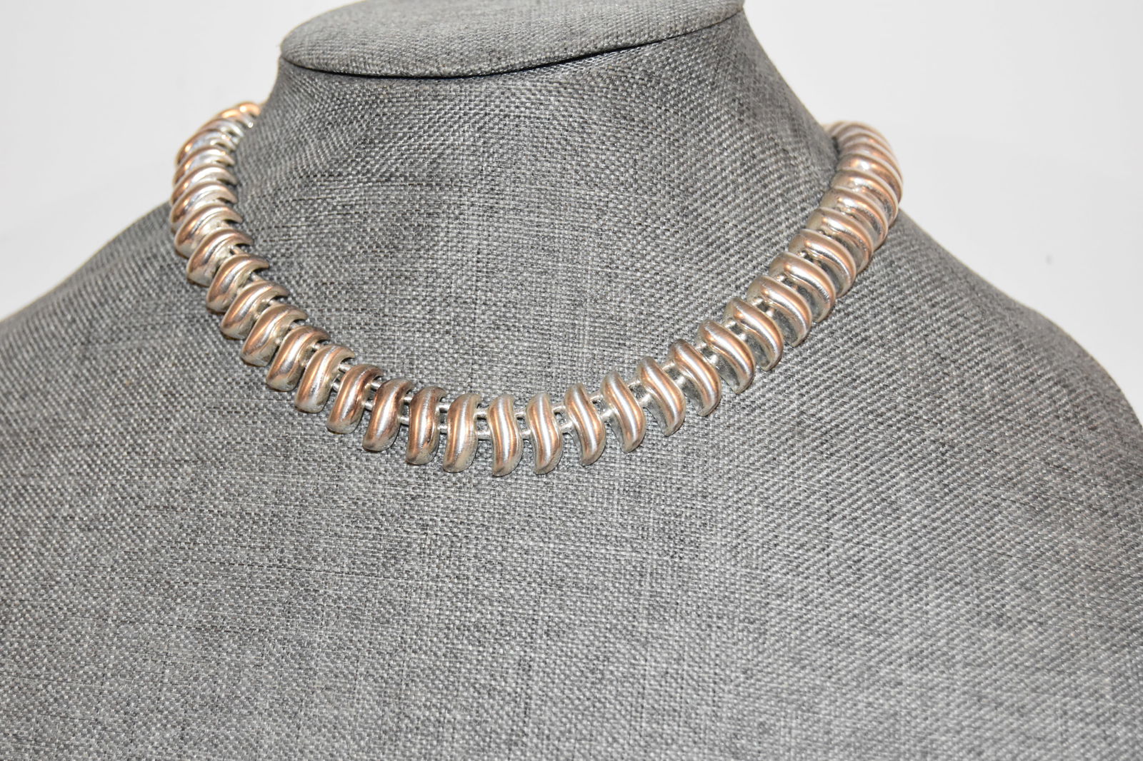 VTG Erwin Pearl Shiny Silvertone Collar Necklace Chunky Statement 10": VTG Erwin Pearl Shiny Silvertone Collar Necklace Chunky Statement 10" Please view all photos as they are part of the description and condition of this Item, Feel free to contact me with questions or p