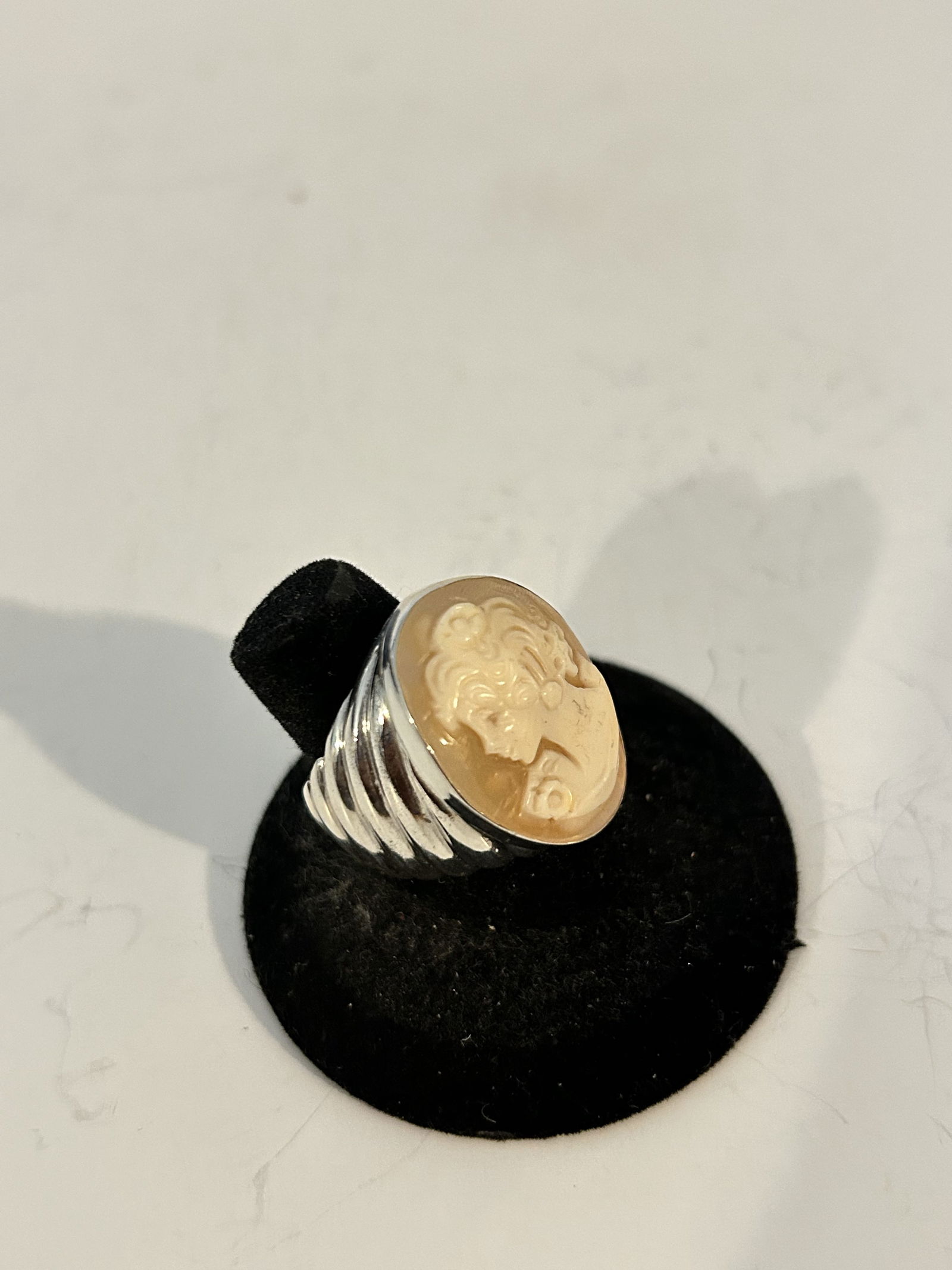 Vintage Sterling Silver cameo NA Ring sz 8 (1 of 6)