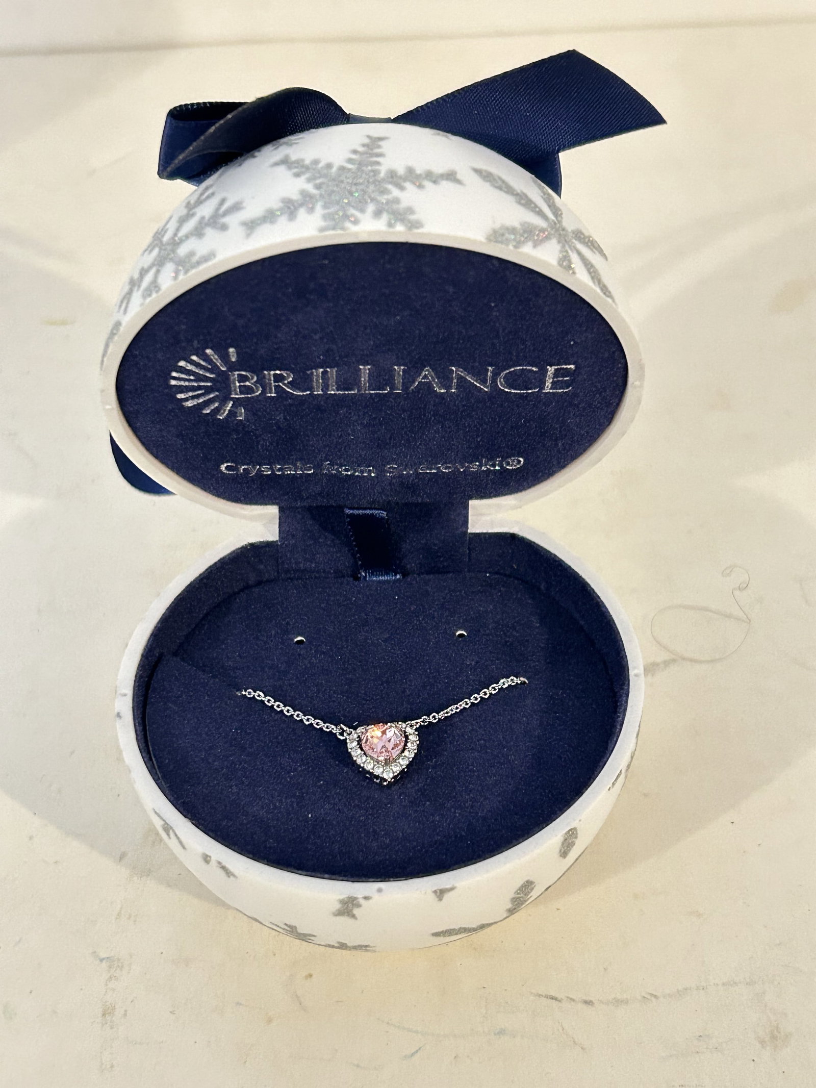 Vintage sterling silver Brilliance Swarovski Crystals heart Pendant Necklace 18": Vintage sterling silver Brilliance Swarovski Crystals heart Pendant Necklace 18" Please view all photos as they are part of the description and condition of this Item, Feel free to contact me with que